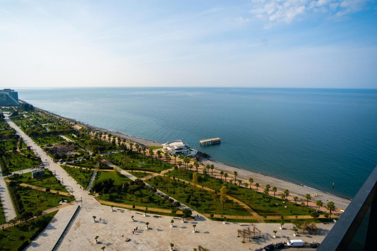 Beach Tower By G-Point Батумі Екстер'єр фото