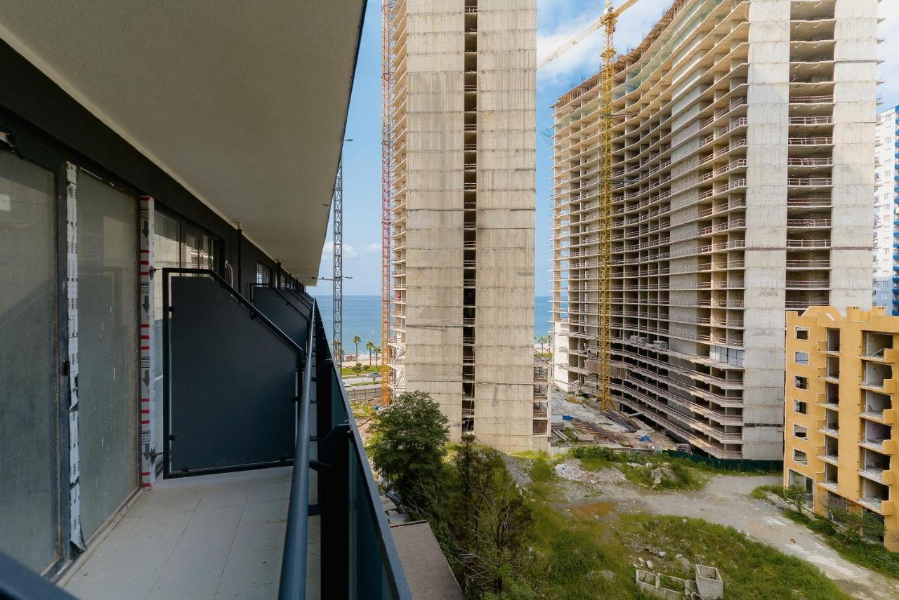 Beach Tower By G-Point Батумі Екстер'єр фото